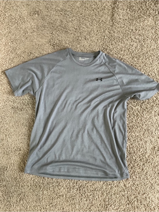 Under Armour Other - Men’s pre owned as Is grey HeatGear loose fit size XL under armour shirt